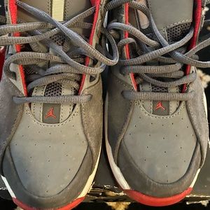 Jordan SU trainer grey red and white sneakers